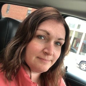 Meet your Posher, Laurie